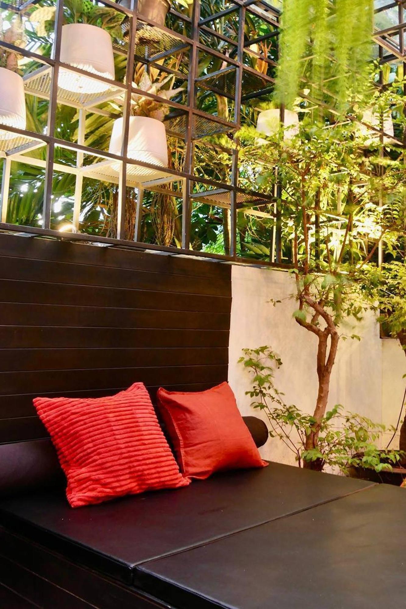Blu Cabin Gay Poshtel Bangkok Exterior foto