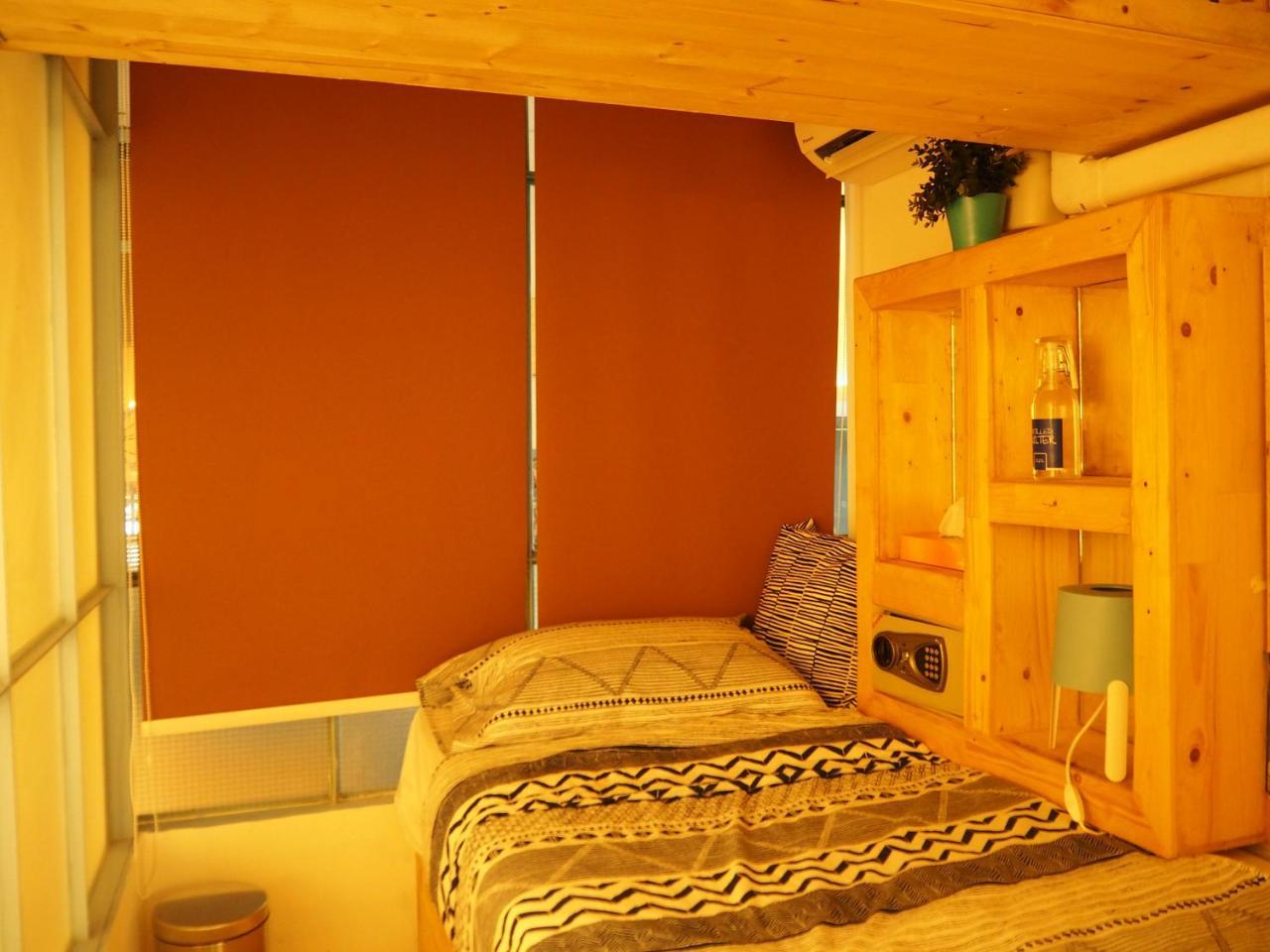 Blu Cabin Gay Poshtel Bangkok Exterior foto